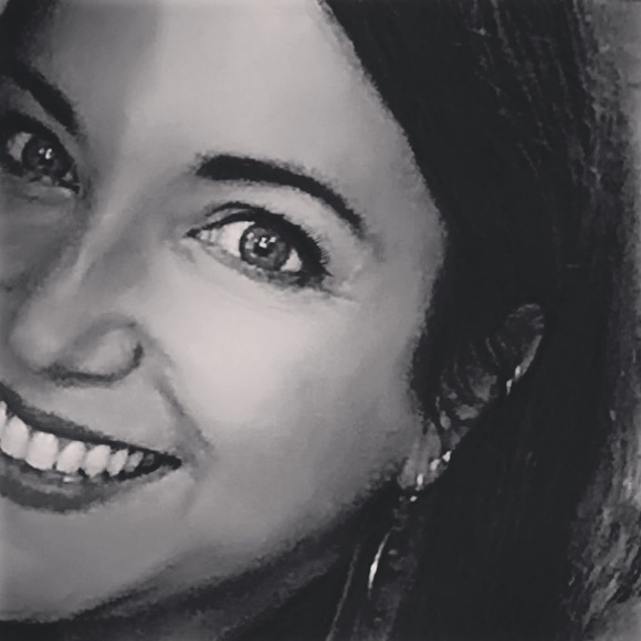 Meet your Posher, Emily - Picture 1 of 1